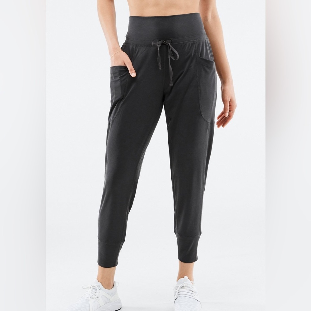 Fabletics small sleek knit drawstring pants jogger